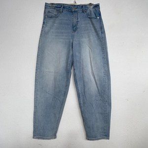 American Eagle Relaxed Mom Jeans Size 4 Short